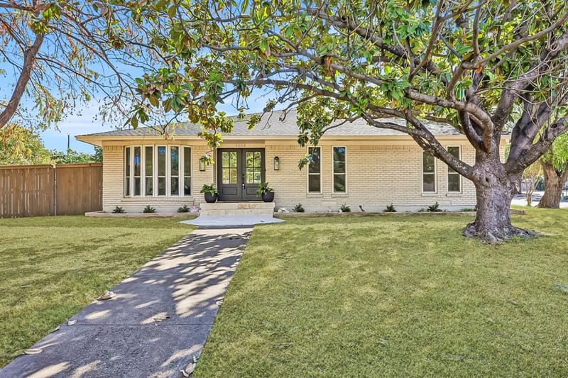 9008 Flicker Lane, Dallas TX 75238 - Photo 2