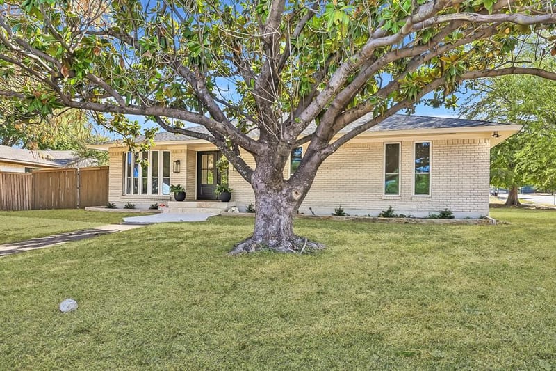 9008 Flicker Lane, Dallas TX 75238 - Photo 3
