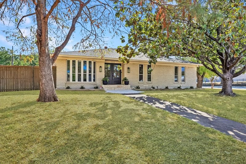 9008 Flicker Lane, Dallas TX 75238