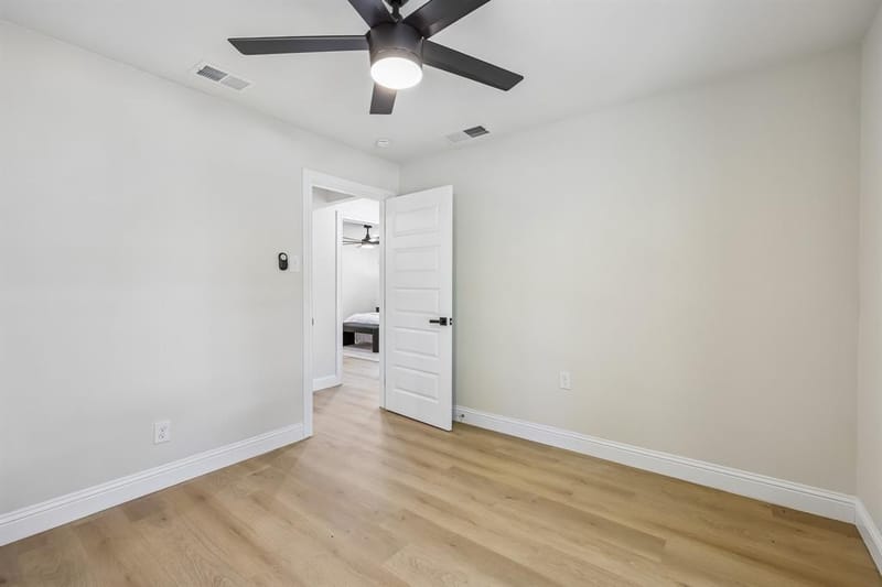 9008 Flicker Lane, Dallas TX 75238 - Photo 24