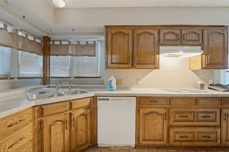 1901 Wedgewood Drive, Grand Prairie TX 75050 - Photo 12
