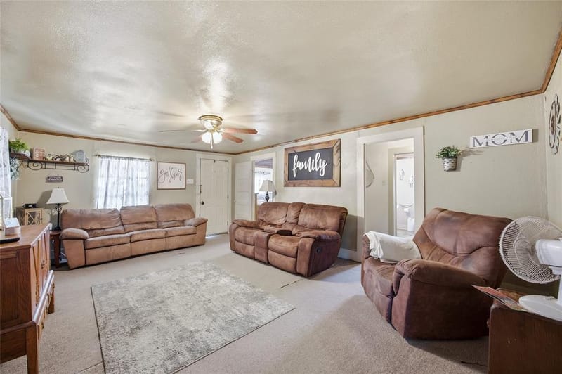 1207 N Interstate Highway 45, Ennis TX 75119 - Photo 16
