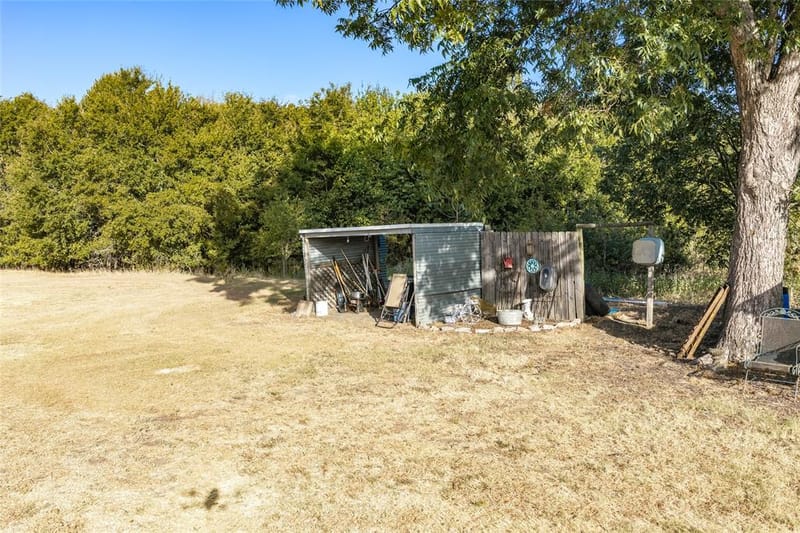 1207 N Interstate Highway 45, Ennis TX 75119 - Photo 32