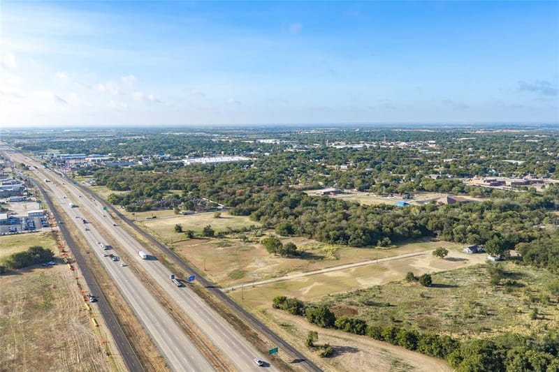 1207 N Interstate Highway 45, Ennis TX 75119 - Photo 9