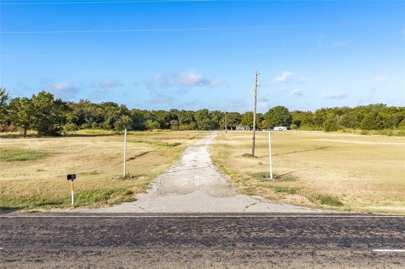 1207 N Interstate Highway 45, Ennis TX 75119 - Photo 11