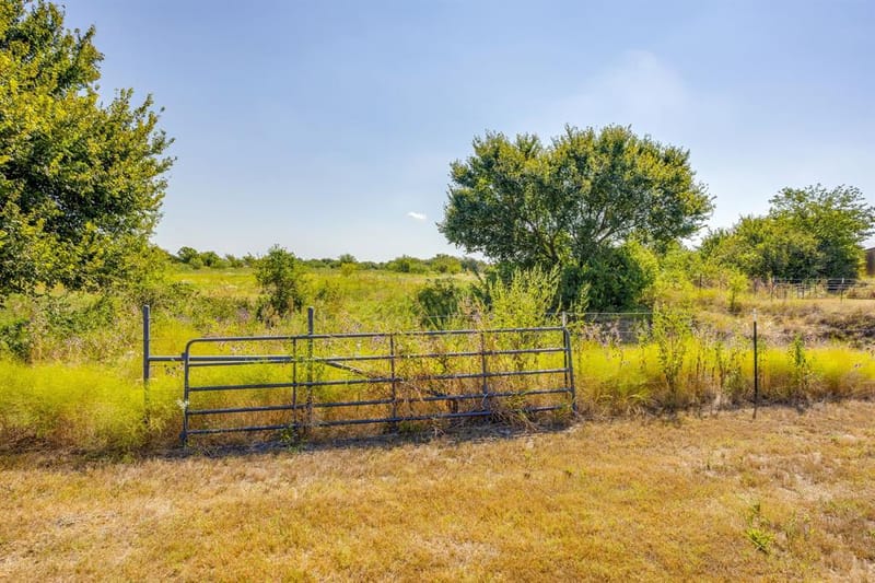 9210 County Road 1229, Godley TX 76044 - Photo 38