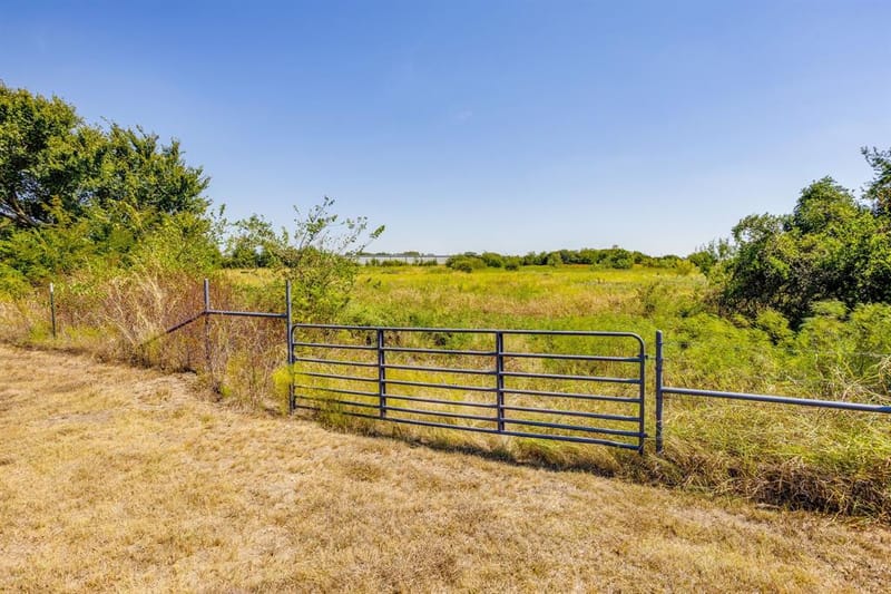 9210 County Road 1229, Godley TX 76044 - Photo 37