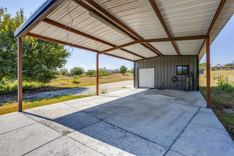 9210 County Road 1229, Godley TX 76044 - Photo 31