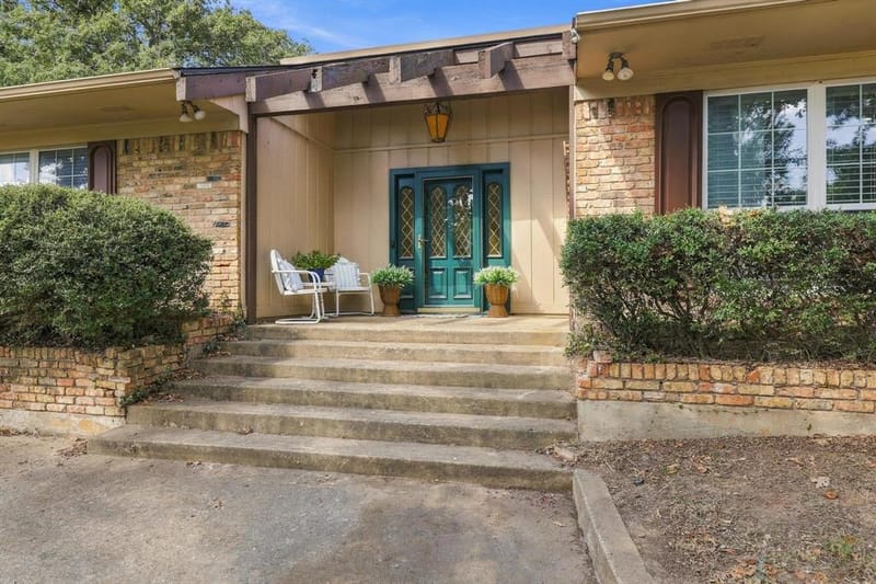 609 Ambassador Street, Denison TX 75020 - Photo 3