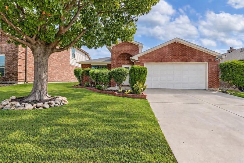 6632 Friendsway Drive, Fort Worth TX 76137 - Photo 2