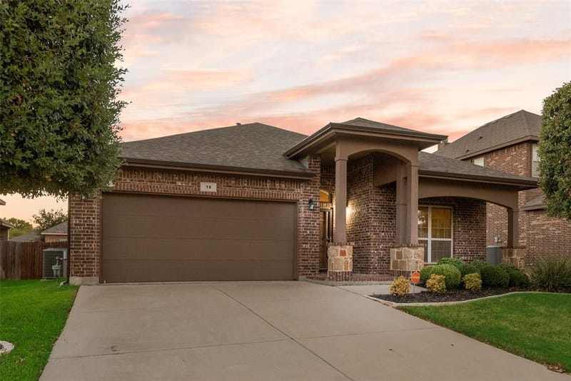 18 Auburn Drive, Edgecliff Village TX 76134