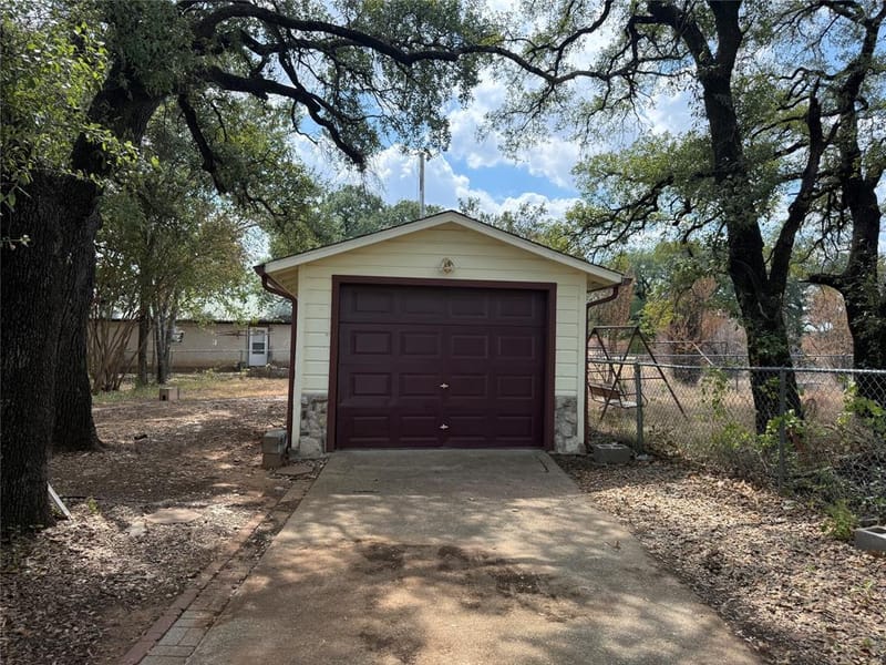 307 Mission Street, Glen Rose TX 76043 - Photo 20