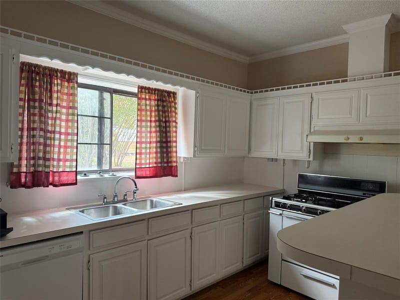 307 Mission Street, Glen Rose TX 76043 - Photo 10