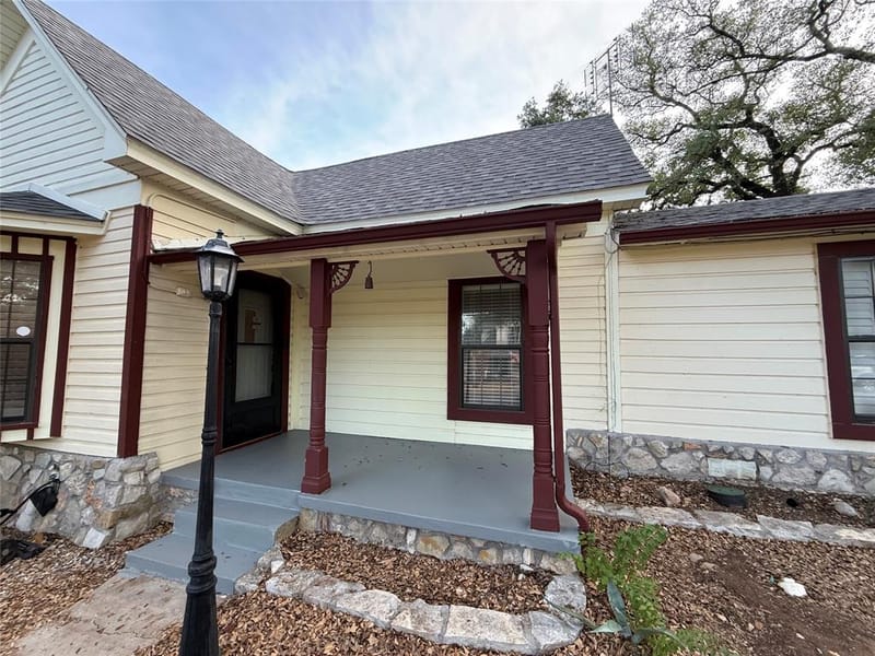 307 Mission Street, Glen Rose TX 76043 - Photo 4