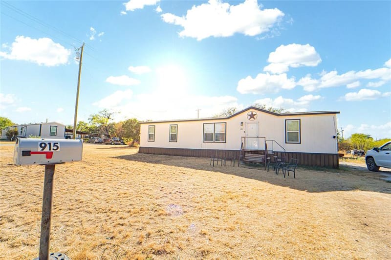 915 S Miller Street, Breckenridge TX 76424 - Photo 3