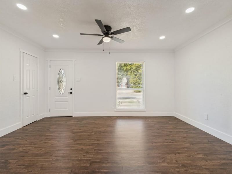 1528 Priscilla Lane, Irving TX 75061 - Photo 2