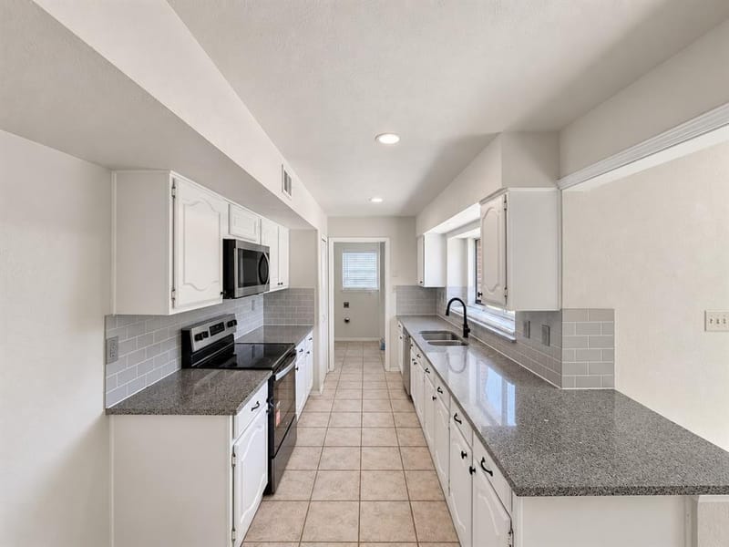 4201 Ireland Drive, The Colony TX 75056 - Photo 6