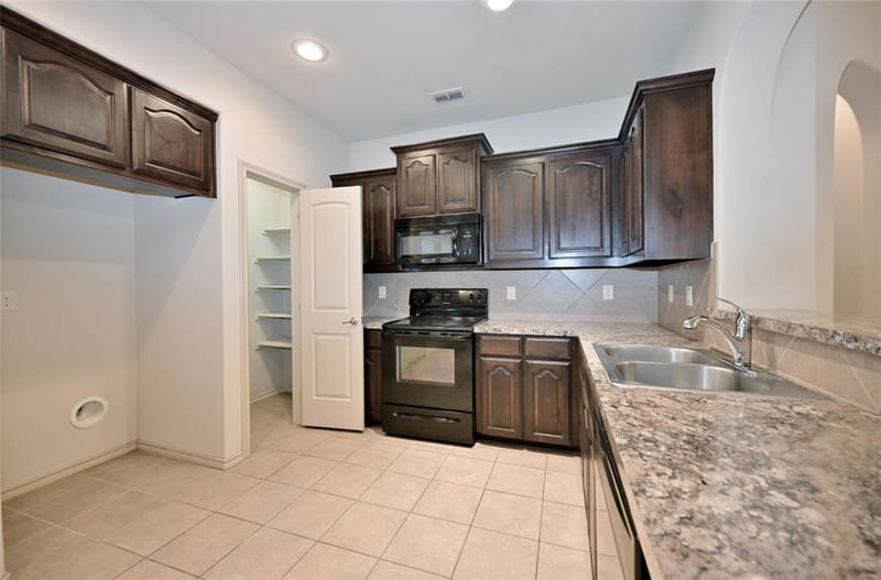 5921 Comanche Peak Drive, Fort Worth TX 76179 - Photo 8