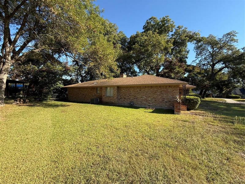 301 Lakewood Drive, DeSoto TX 75115 - Photo 7