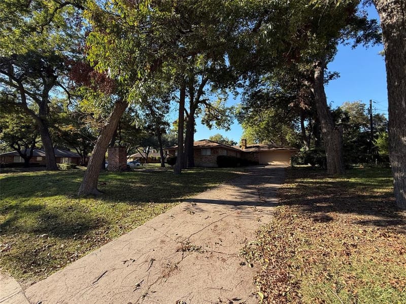 301 Lakewood Drive, DeSoto TX 75115 - Photo 5