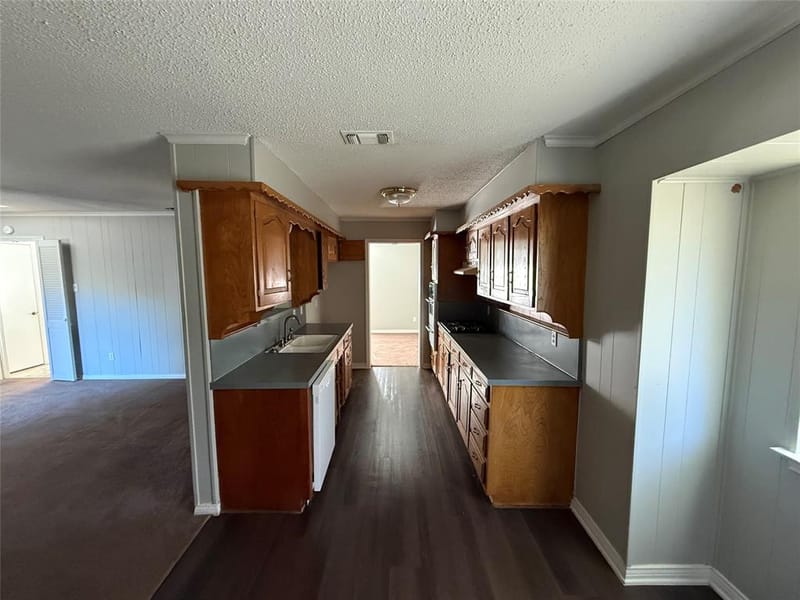 301 Lakewood Drive, DeSoto TX 75115 - Photo 10