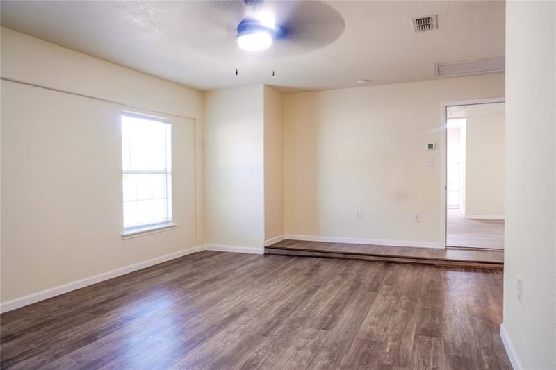 313 Boulder Court, Burleson TX 76028 - Photo 32