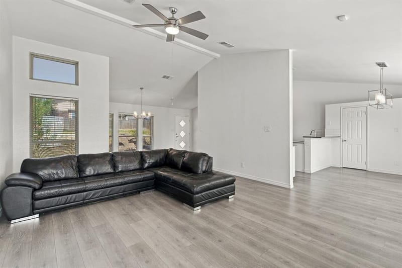 4405 Queen Circle, The Colony TX 75056 - Photo 10