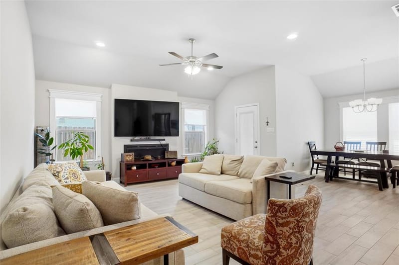 952 Sam Street, Springtown TX 76082 - Photo 11