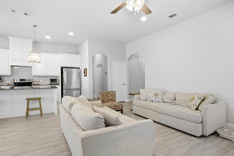 952 Sam Street, Springtown TX 76082 - Photo 8