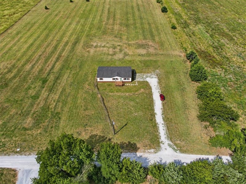 1085 County Road 4935, Trenton TX 75490 - Photo 4