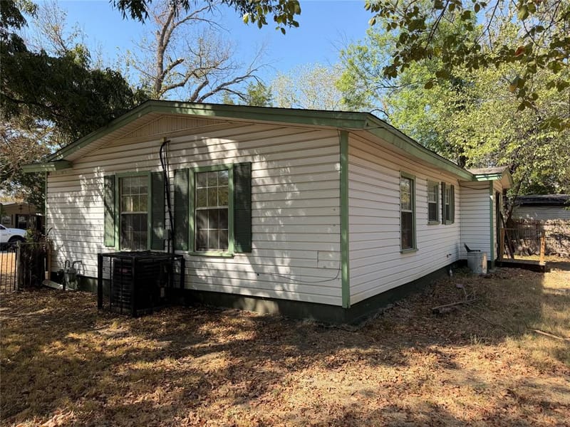 4209 Monna Street, Haltom City TX 76117 - Photo 25