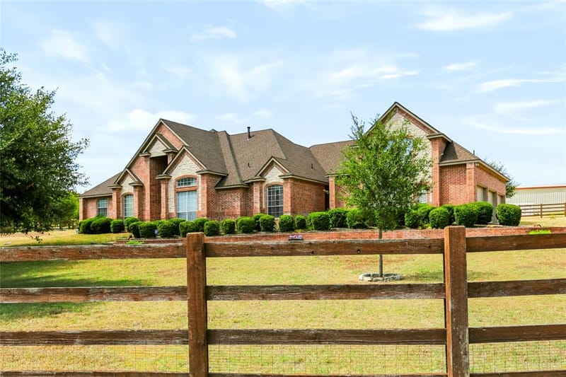170 Park Place Circle, Cresson TX 76035