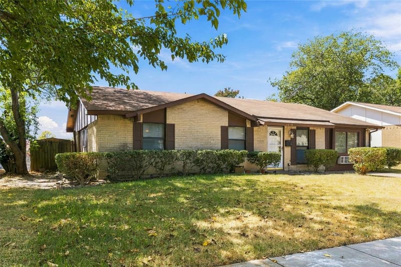 5434 Laredo Lane, Garland TX 75043 - Photo 2