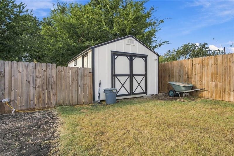 505 N White Oak, Dodd City TX 75438 - Photo 28