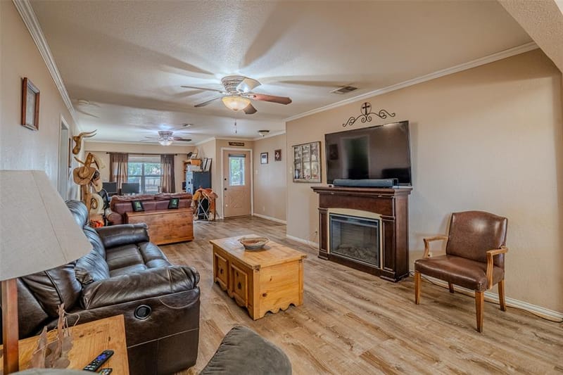 611 Billings Road, Tolar TX 76476 - Photo 5