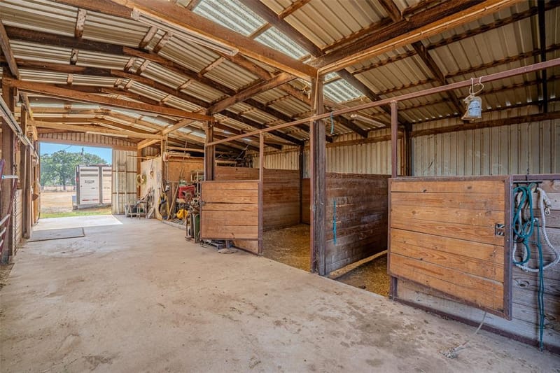 611 Billings Road, Tolar TX 76476 - Photo 25