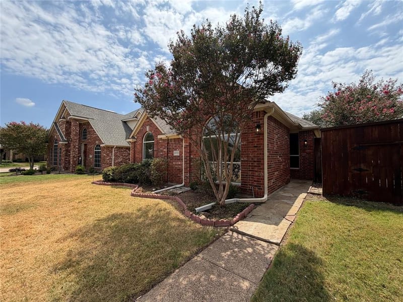 8703 Stonecrest Drive, Irving TX 75063 - Photo 23