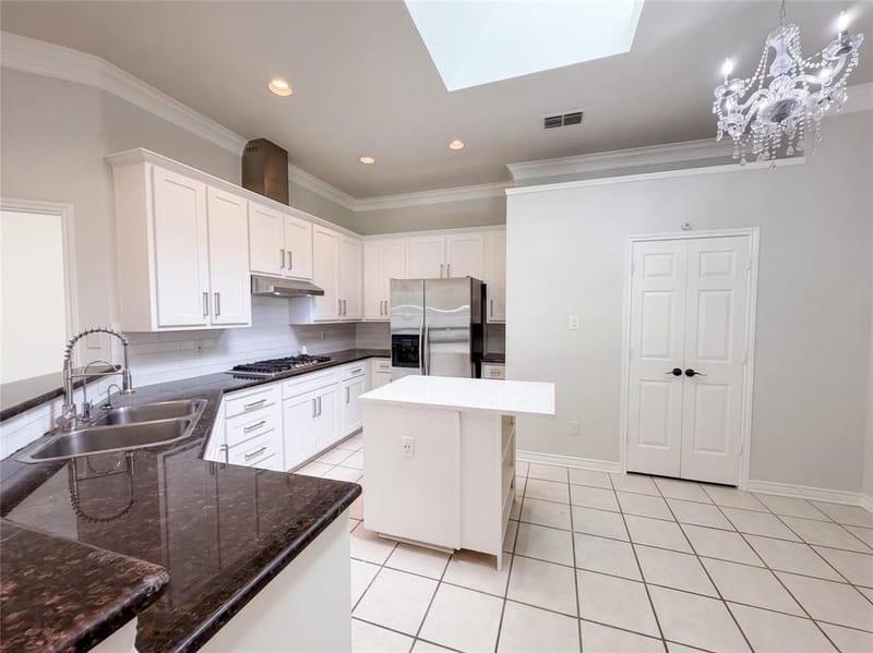 8703 Stonecrest Drive, Irving TX 75063 - Photo 2