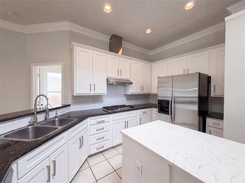 8703 Stonecrest Drive, Irving TX 75063 - Photo 7