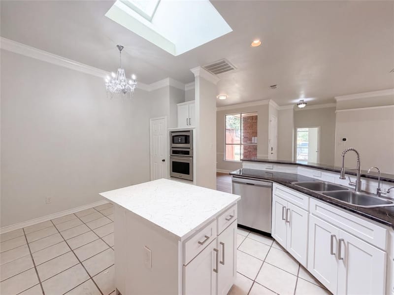 8703 Stonecrest Drive, Irving TX 75063 - Photo 8