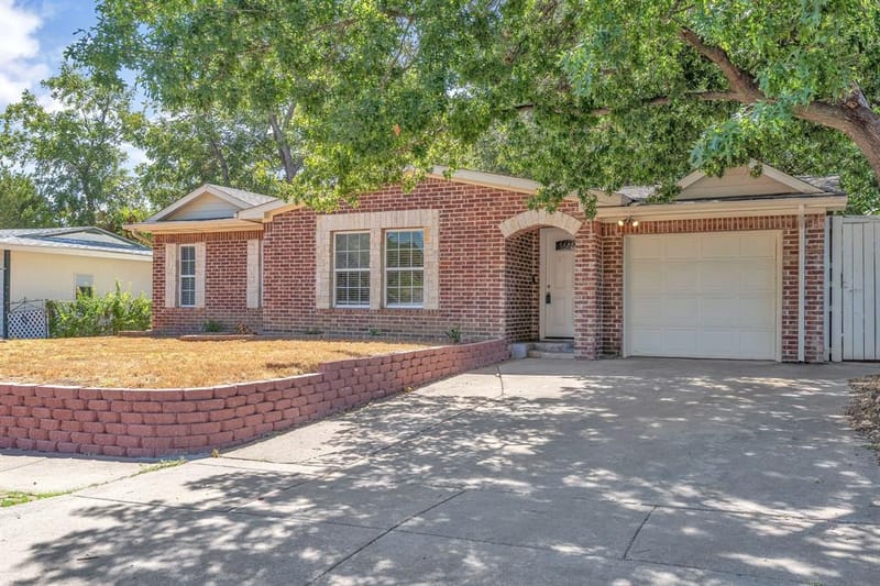1314 E Lovers Lane, Arlington TX 76010
