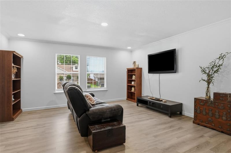 1314 E Lovers Lane, Arlington TX 76010 - Photo 5
