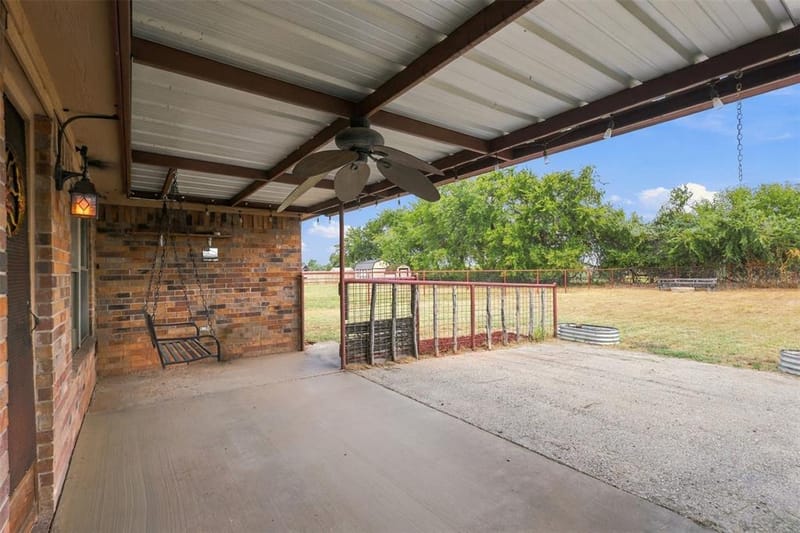 108 Chisolm Trail Court, Springtown TX 76082 - Photo 25