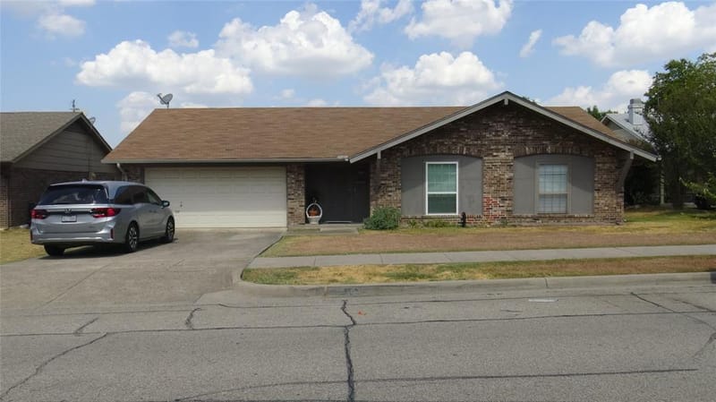 2107 Bordeaux Drive, Carrollton TX 75007