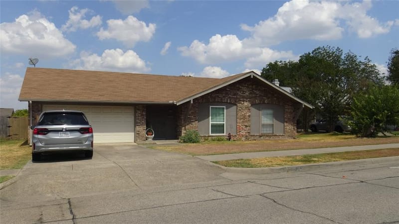 2107 Bordeaux Drive, Carrollton TX 75007 - Photo 18