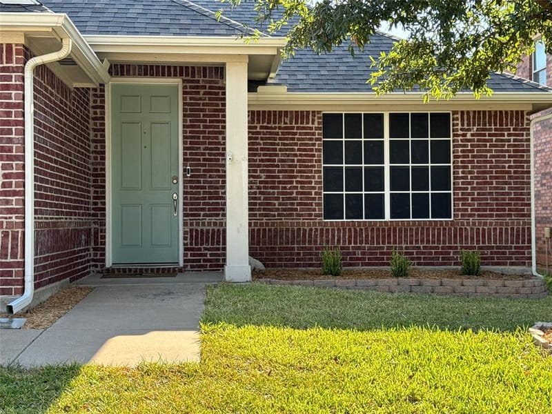 8108 Ruse Springs Lane, Fort Worth TX 76131 - Photo 2