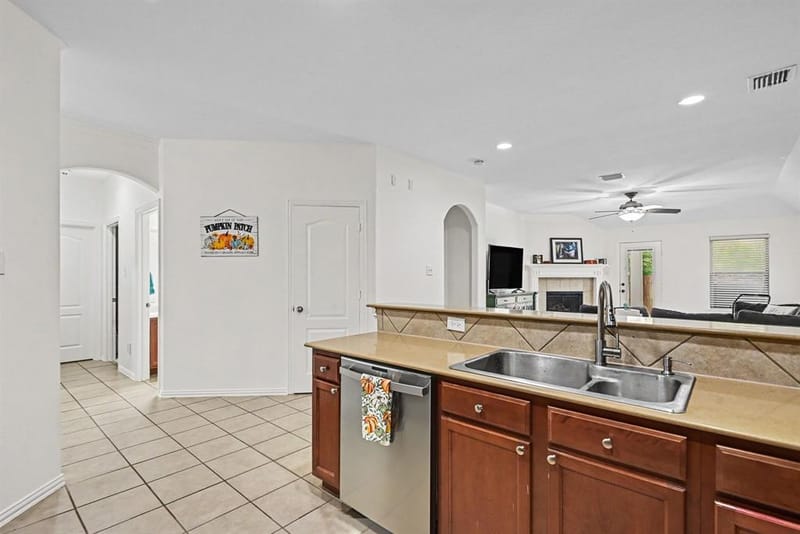 8108 Ruse Springs Lane, Fort Worth TX 76131 - Photo 5