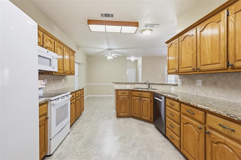 1021 Dartmouth Drive, Lewisville TX 75067 - Photo 14