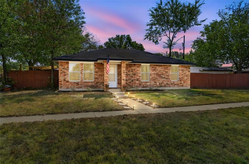900 N Grand Avenue, Waxahachie TX 75165 - Photo 2