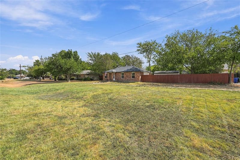 900 N Grand Avenue, Waxahachie TX 75165 - Photo 26